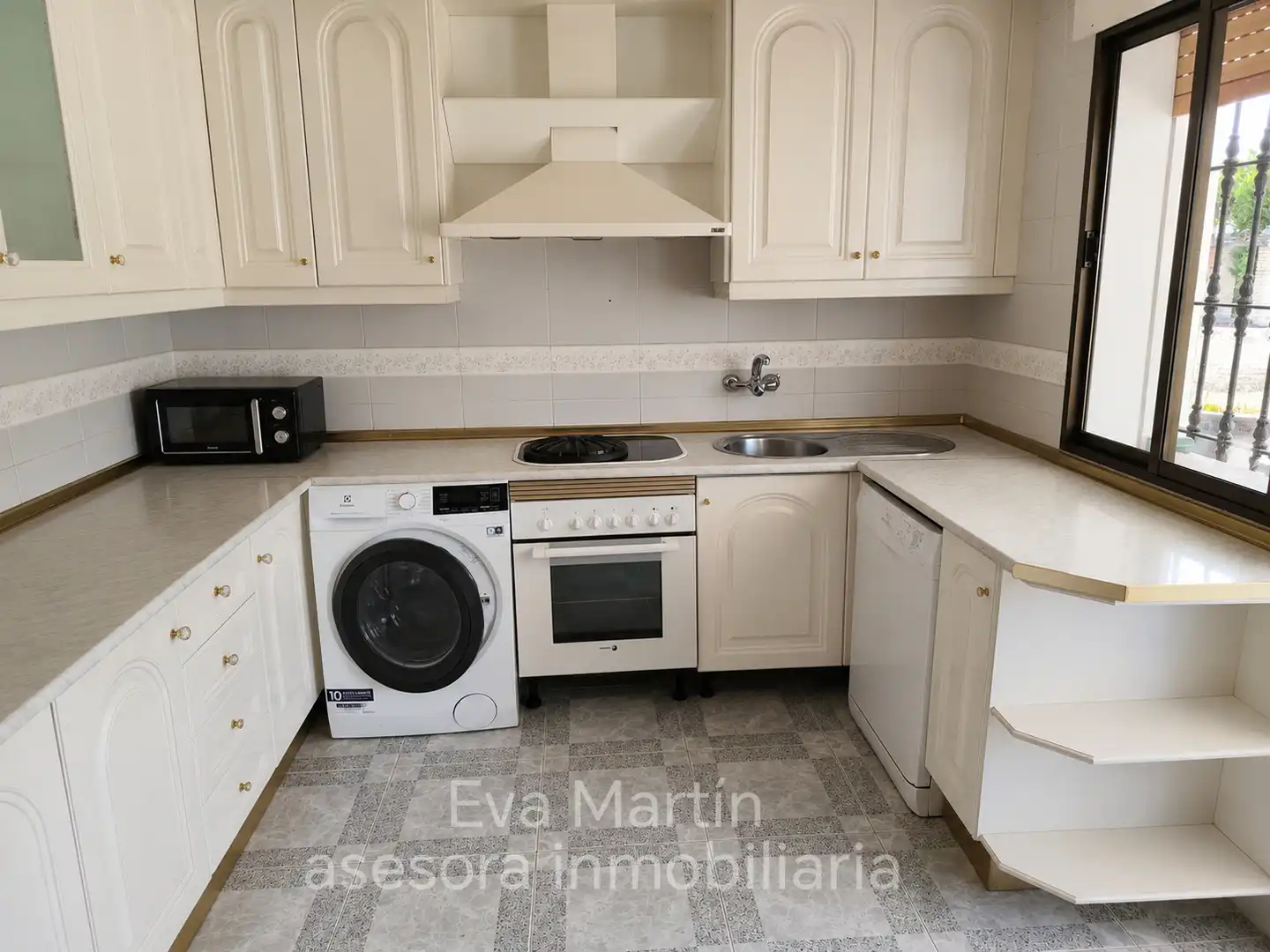 Cocina de Casa o chalet de alquiler en Montequinto con Aire acondicionado, Calefacción y Jardín privado