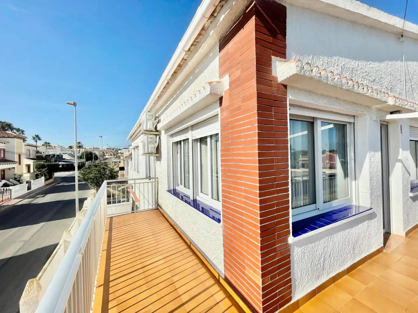 Vista exterior de Apartamento de alquiler en Torrevieja con Aire acondicionado, Calefacción y Terraza