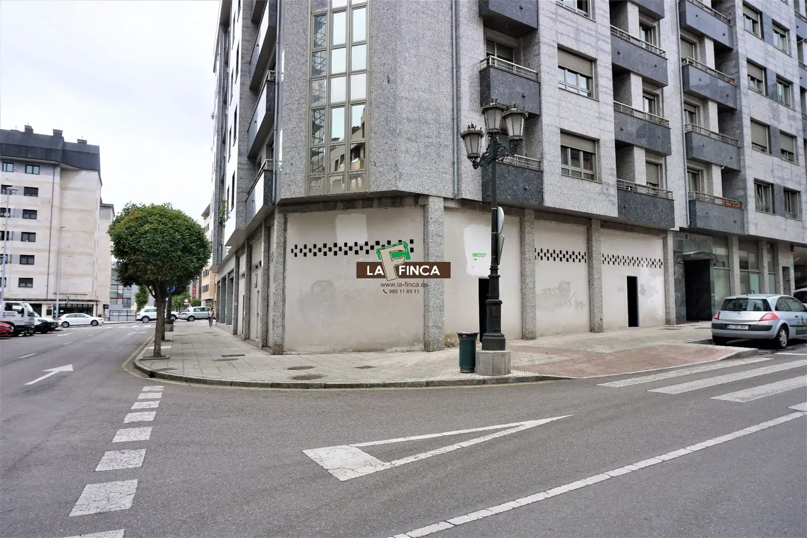 Vista exterior de Local en venda en Oviedo 