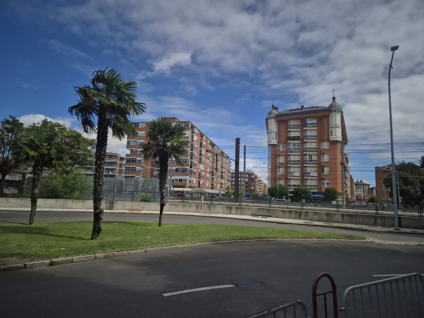 Außenansicht von Wohnung zum Verkauf in Palencia mit Heizung, Parkett und Terrasse