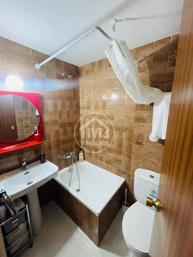 Badezimmer von Wohnung zum Verkauf in Sant Joan Despí mit Heizung, Terrasse und Möbliert