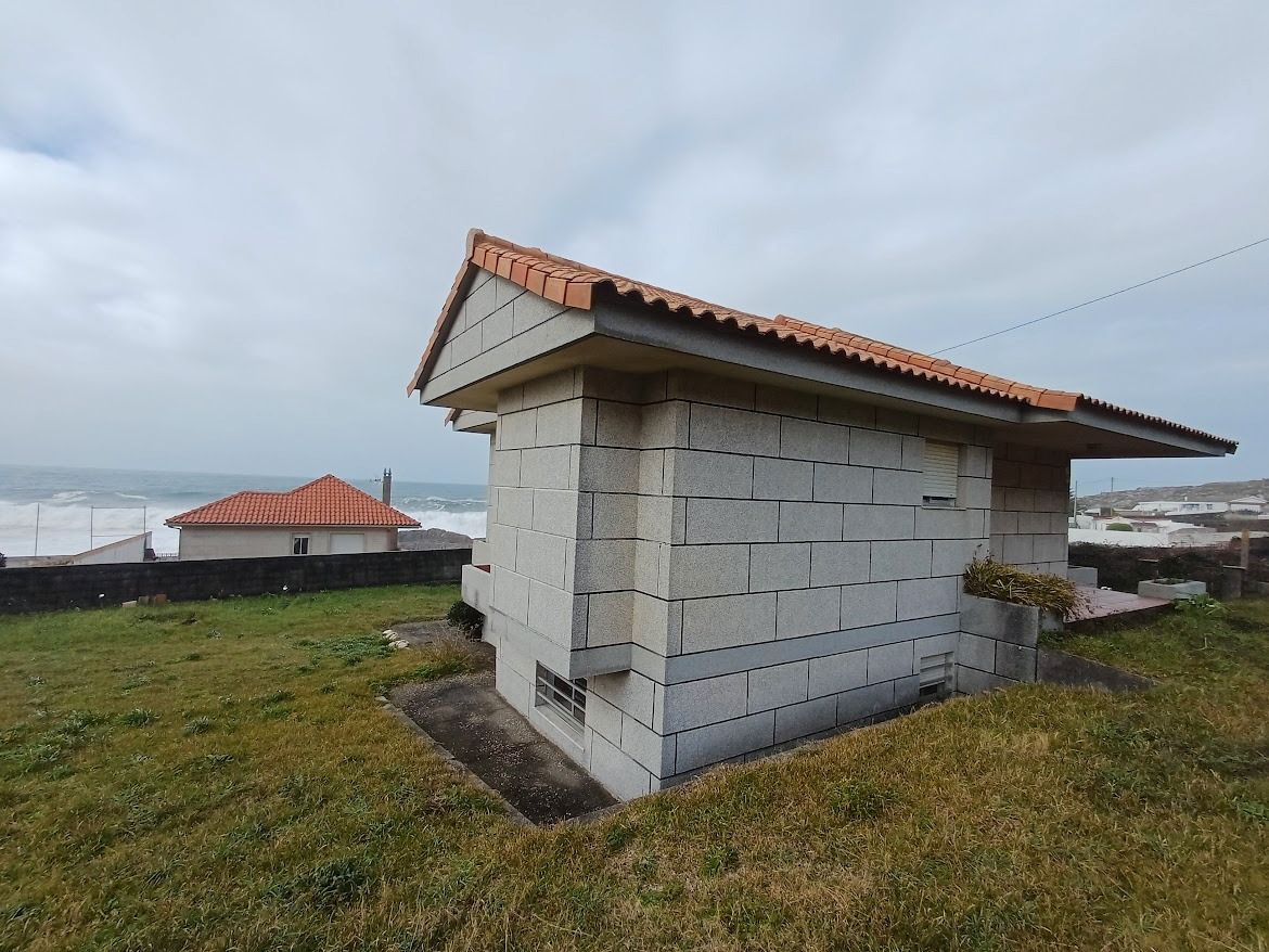 Vista exterior de Casa o xalet en venda en O Rosal   amb Jardí privat i Traster