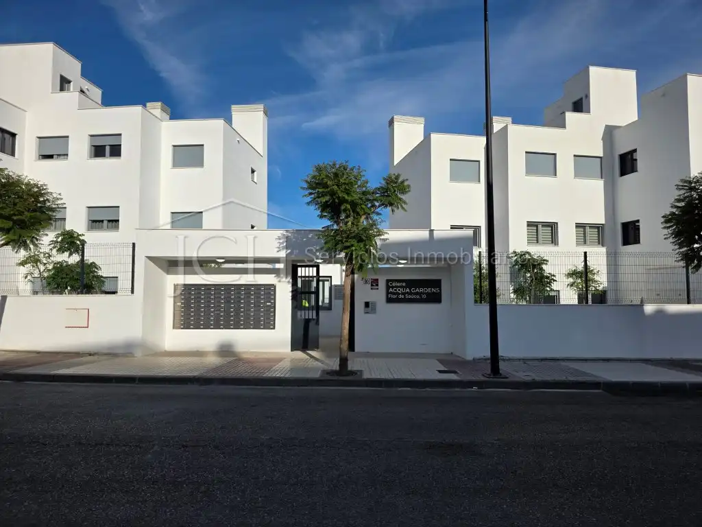 Vista exterior de Ático de alquiler en Estepona con Amueblado