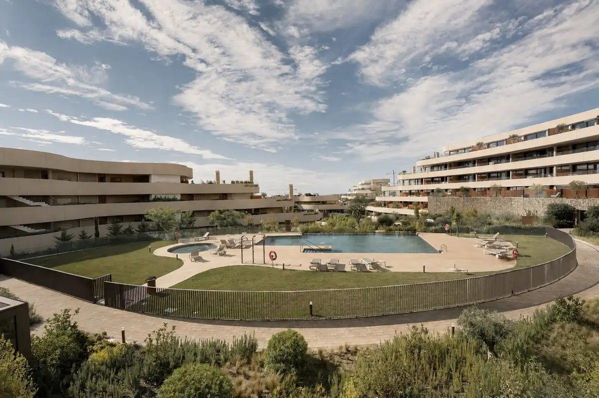 Schwimmbecken von Erdgeschoss zum Verkauf in Fuengirola mit Terrasse und Abstellraum