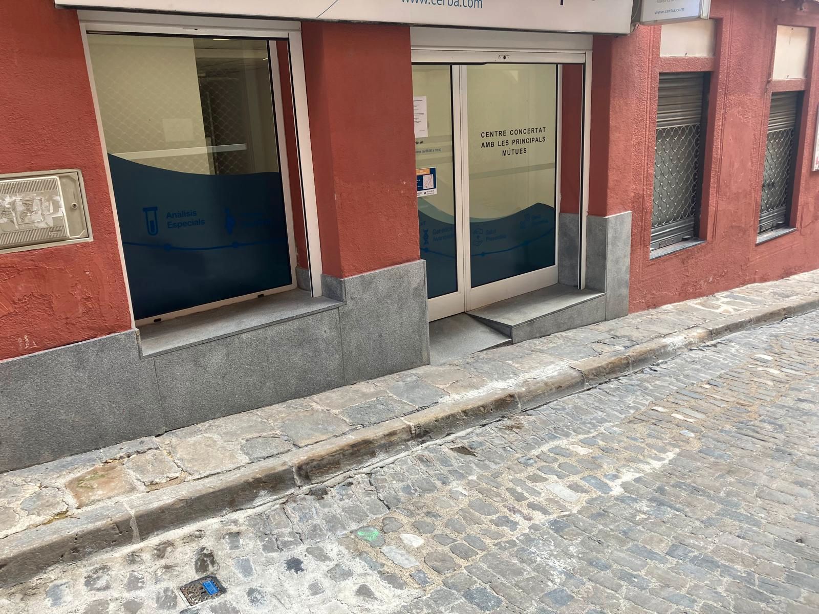 Local de alquiler en Carrer Mossèn Comellas