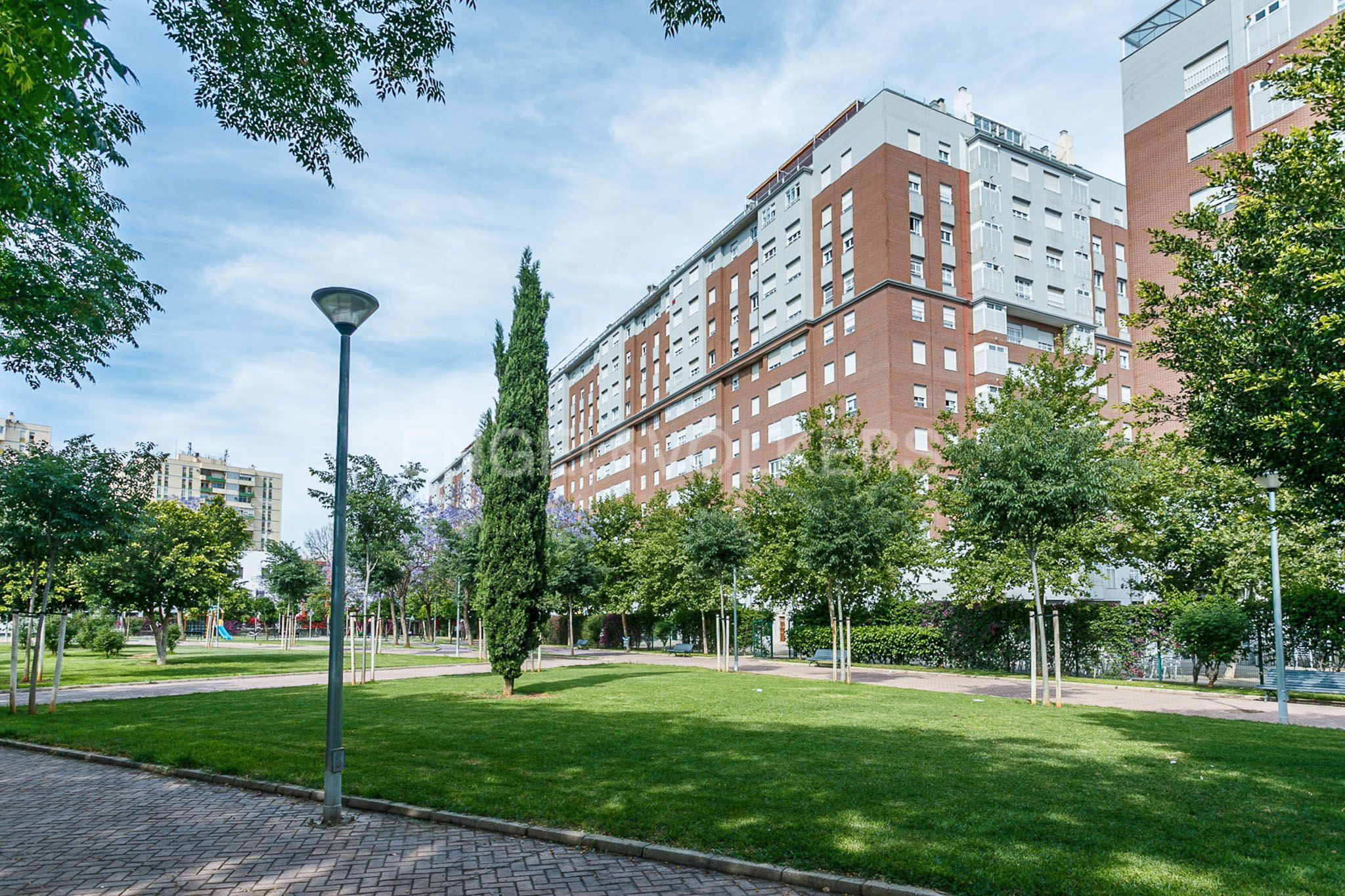 Exterior view of Apartment to rent in  Sevilla Capital  with Air Conditioner, Heating and Storage room