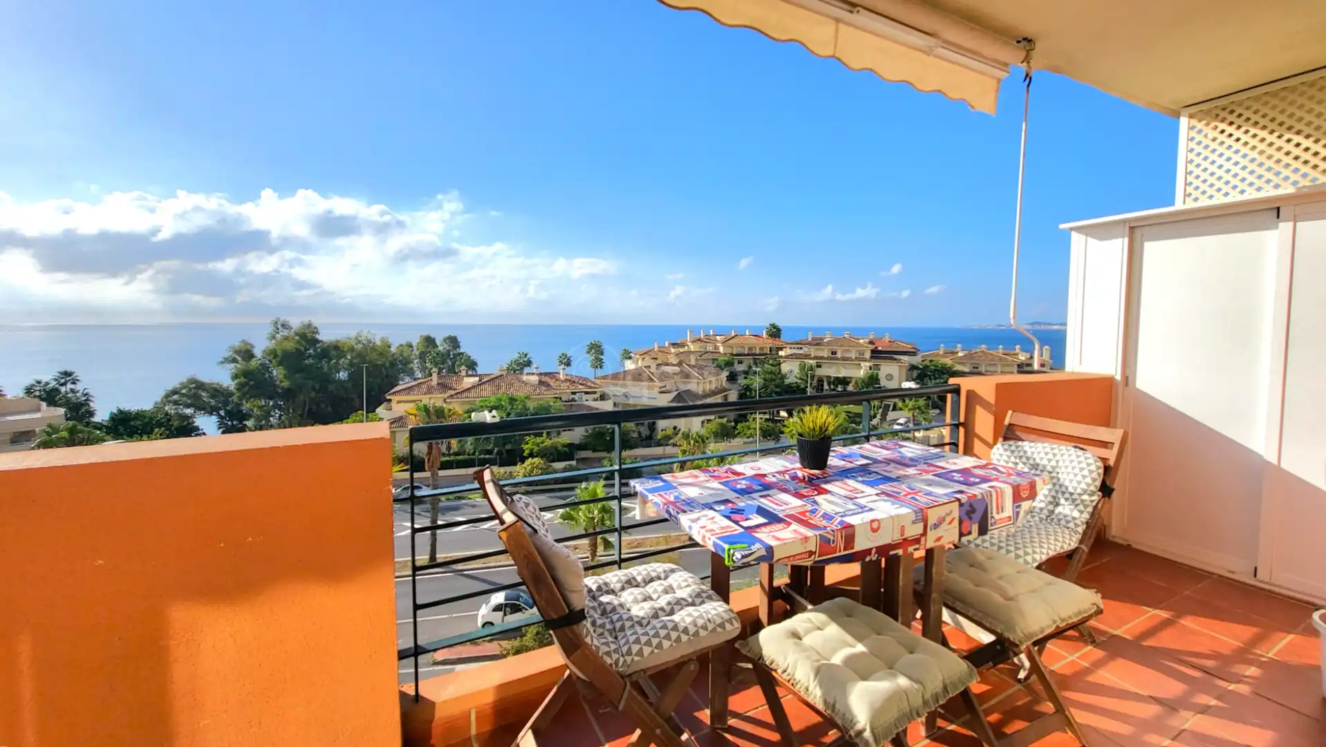 Vista exterior de Apartamento en venta en Torrequebrada