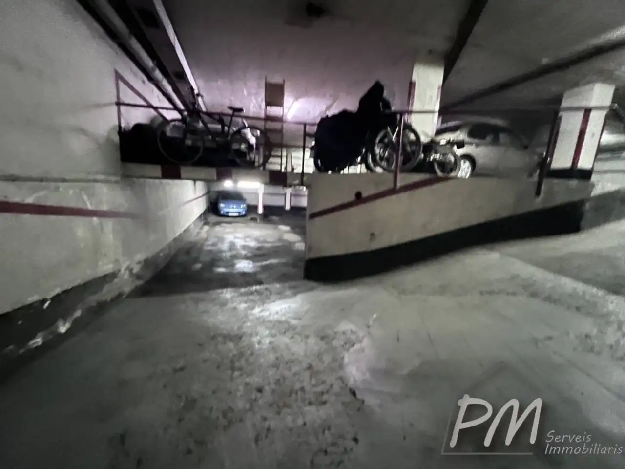 Parkplatz von Garage zur Miete in Girona