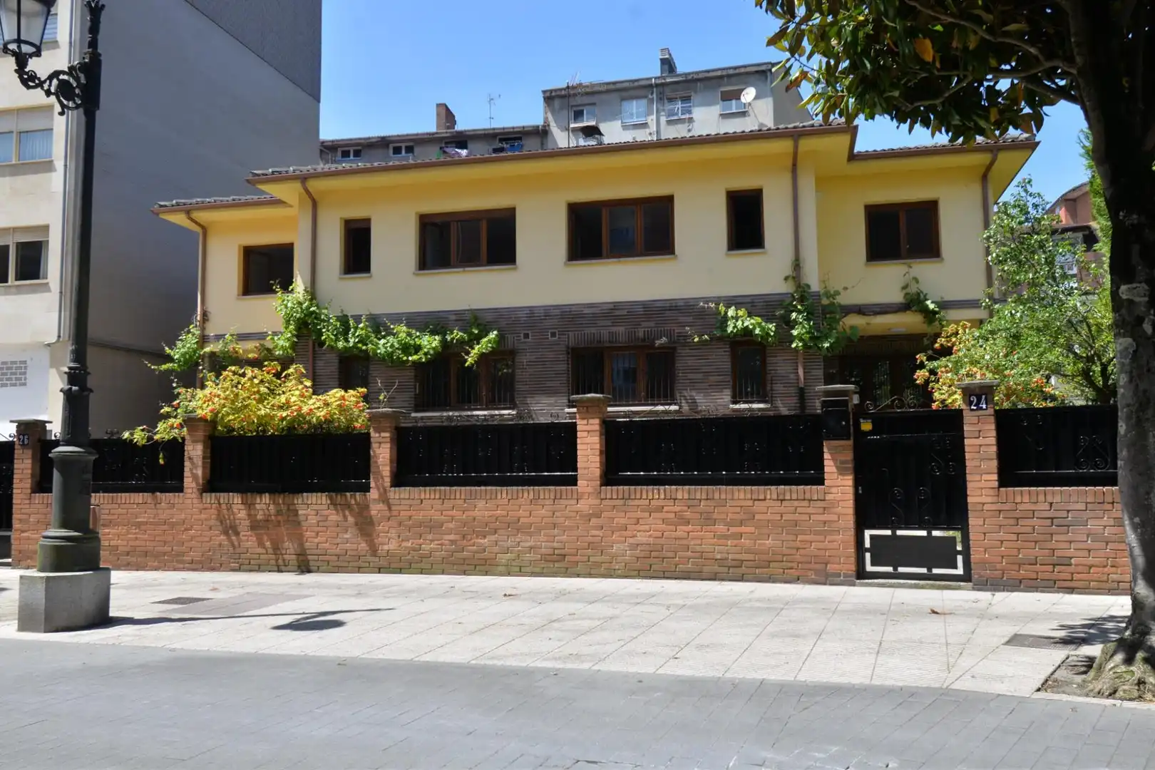 Exterior view of Houses for rent in Oviedo   with Terrace and Storage room