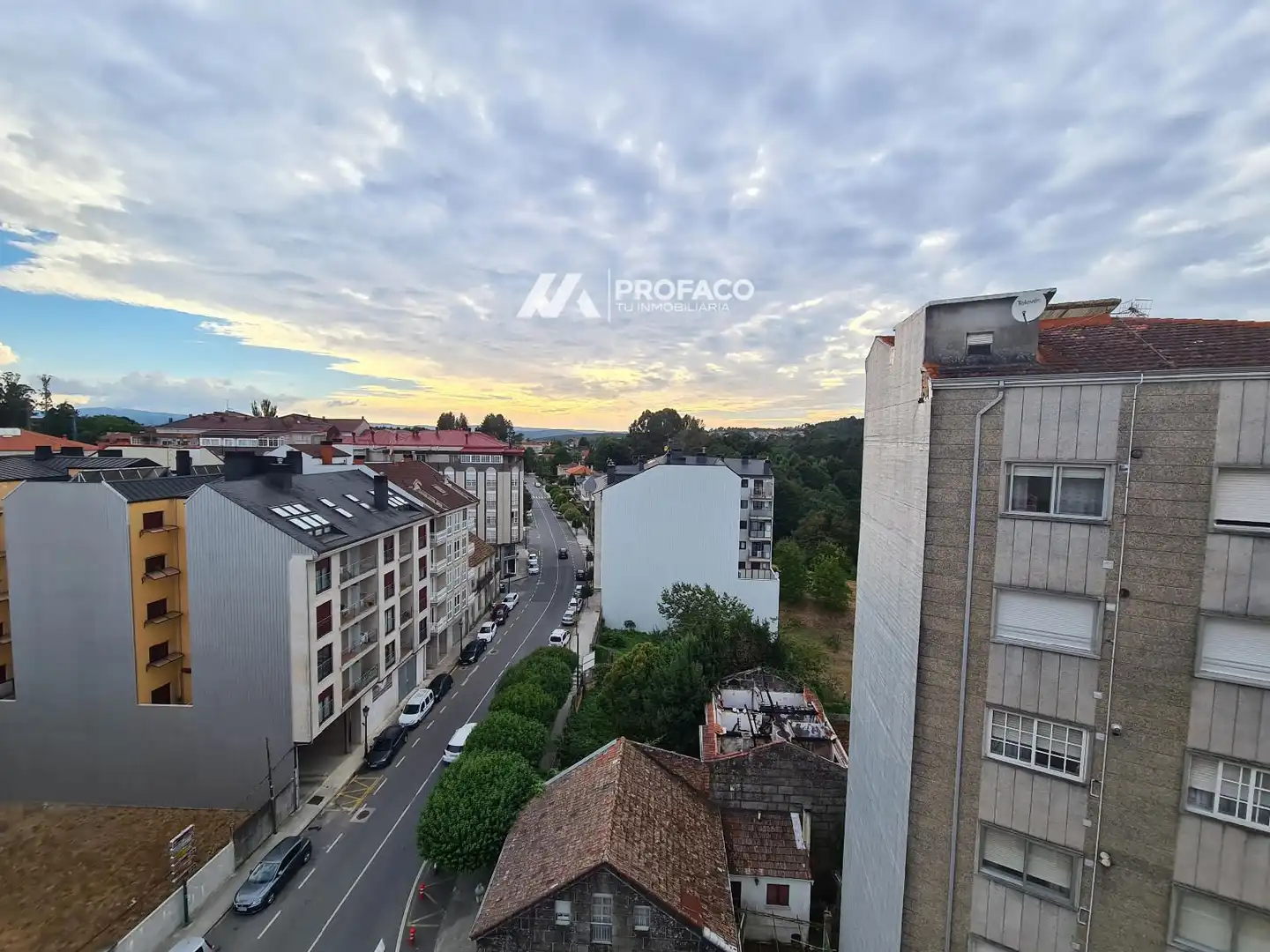 Vista exterior de Piso en venta en O Carballiño   con Amueblado
