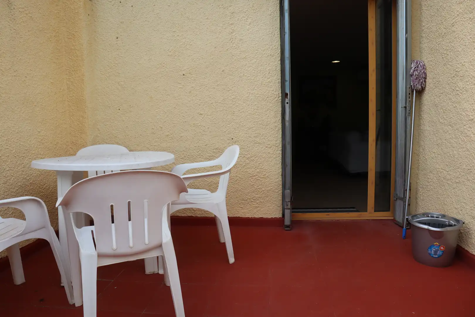 Terrasse von Einfamilien-Reihenhaus zum Verkauf in Tossa de Mar mit Klimaanlage, Privatgarten und Terrasse