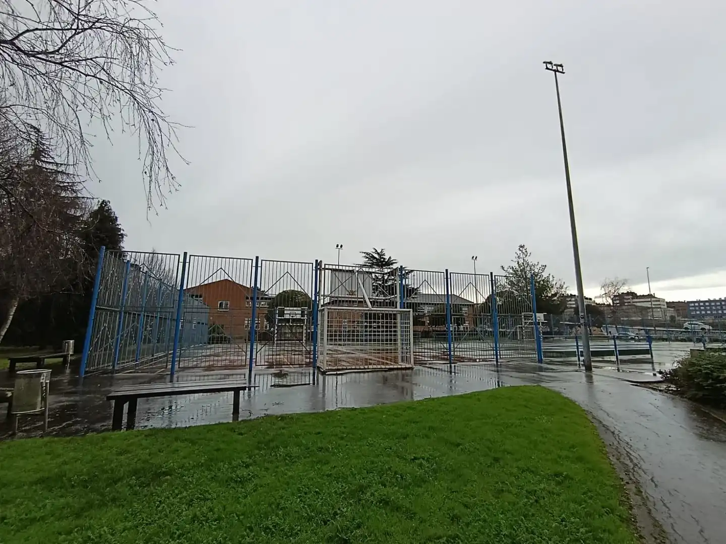 Vista exterior de Pis en venda en Gijón  amb Calefacció, Parquet i Traster