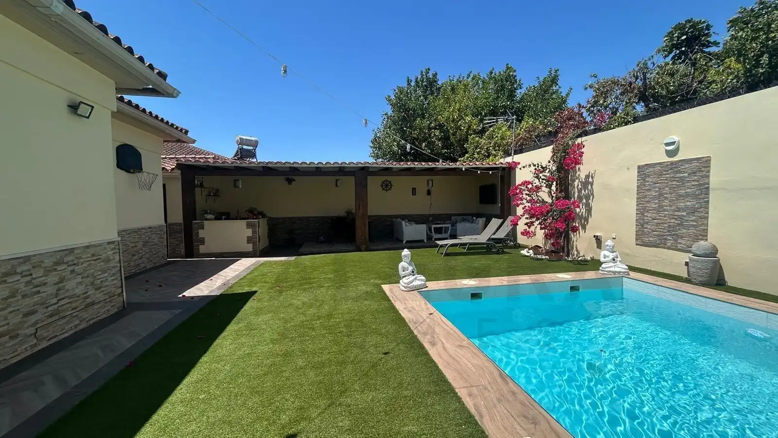 Swimming pool of Houses for rent in Jerez de la Frontera  with Air Conditioner, Private garden and Storage room