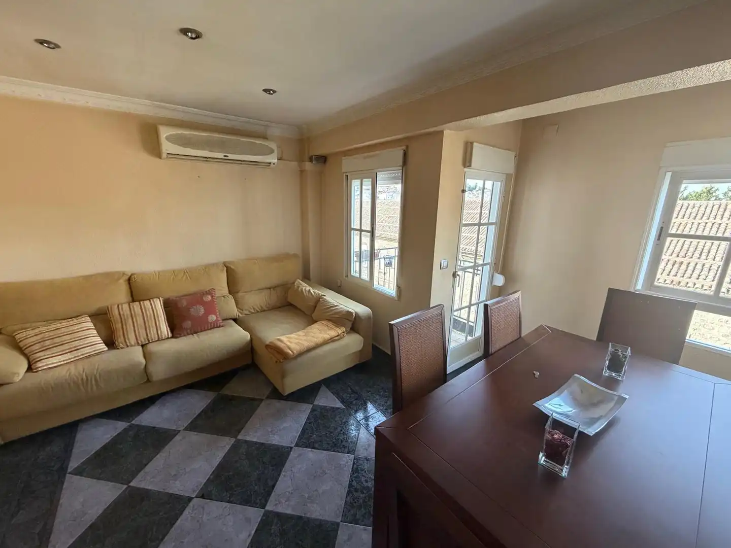Living room of Flat for sale in Jaén  with Air Conditioner, Furnished and Balcony