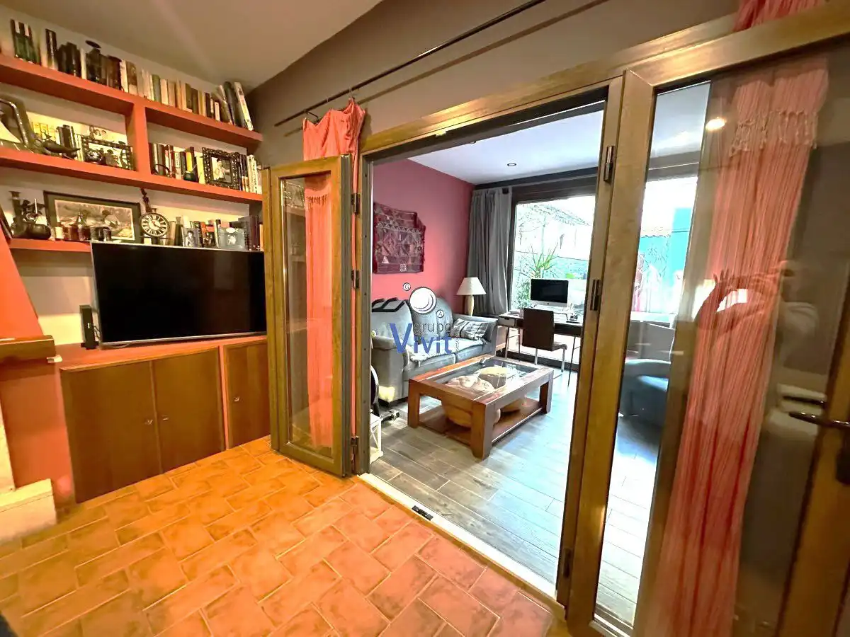 Sala d'estar de Casa o xalet en venda en Alcalá de Guadaira amb Aire condicionat, Jardí privat i Terrassa