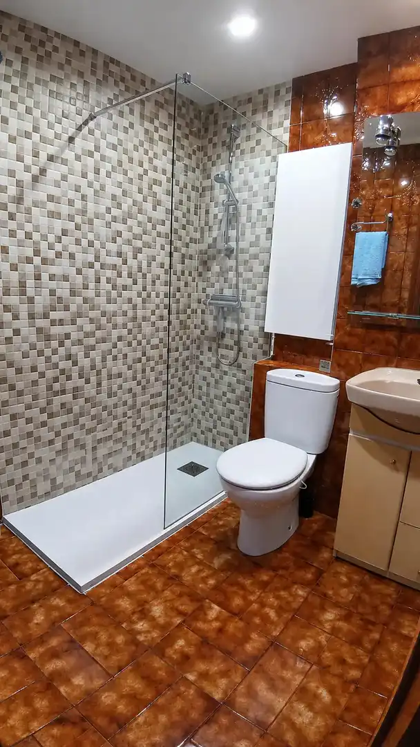 Baño de Piso en venta en Santurtzi  con Calefacción, Terraza y Amueblado