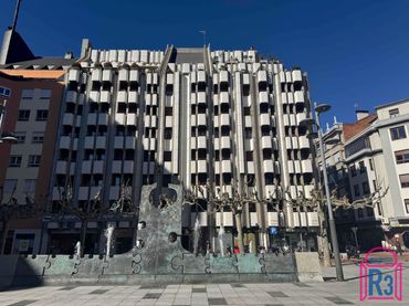 Ufficio con ascensore in vendita a De Las Cortes Leonesas