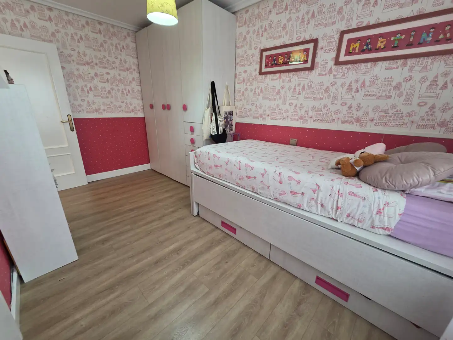 Bedroom of Flat for sale in Bilbao   with Heating and Balcony