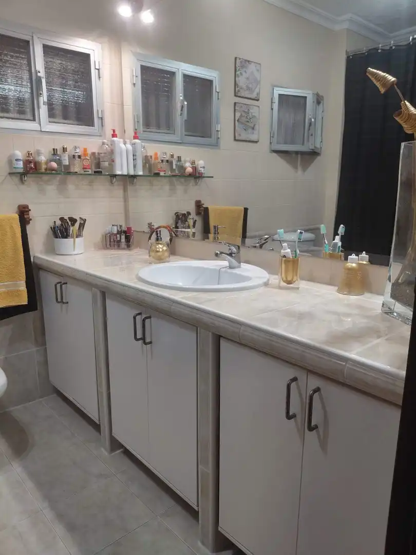 Bathroom of Flat for sale in Sevilla  with Air Conditioner, Heating and Terrace
