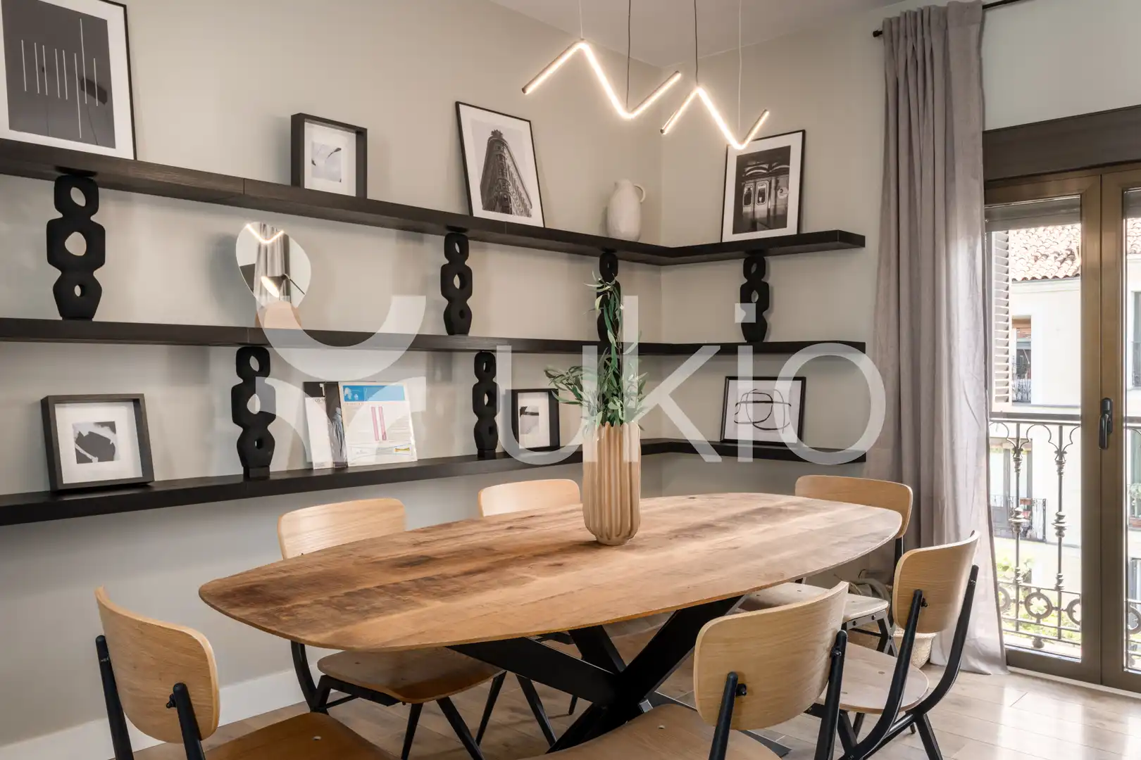 Comedor de Apartamento de alquiler en Madrid con Aire acondicionado, Calefacción y Amueblado