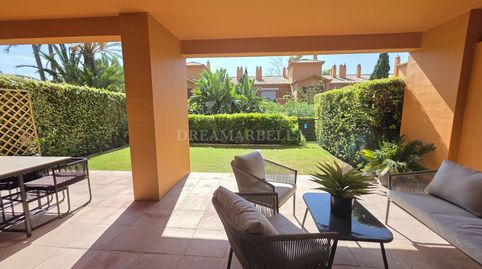 Foto 5 von Erdgeschoss zum Verkauf in Benatalaya, Estepona