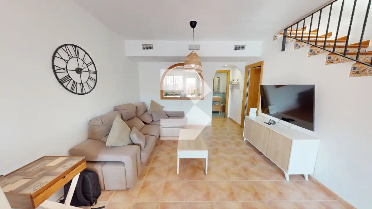 Wohnzimmer von Einfamilien-Reihenhaus zum Verkauf in Mutxamel mit Klimaanlage, Heizung und Terrasse