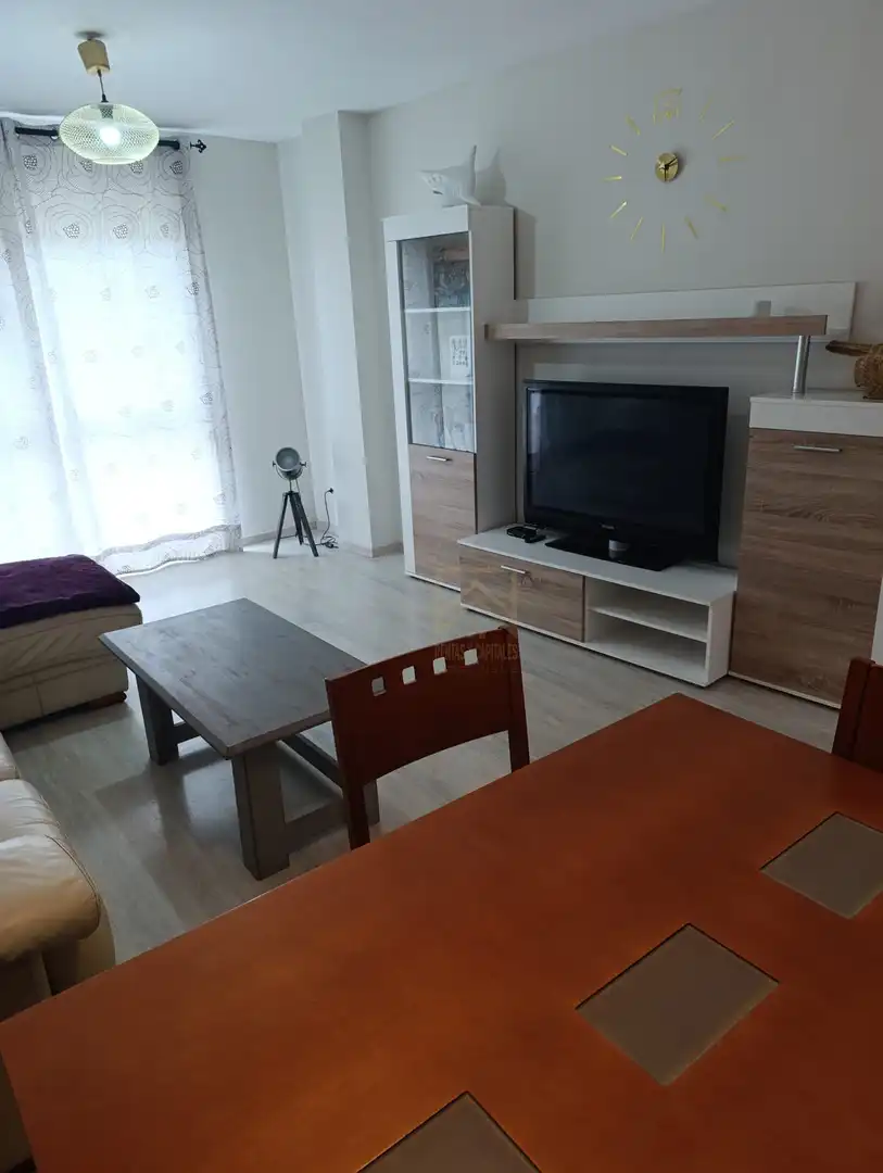Sala d'estar de Pis de lloguer en Torrelavega  amb Calefacció
