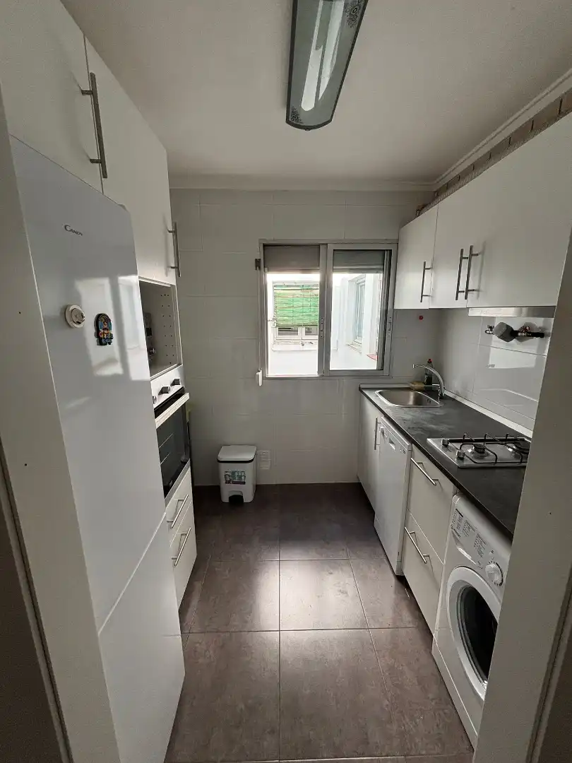 Cocina de Piso de alquiler en Zaragoza con Calefacción, Amueblado y Horno
