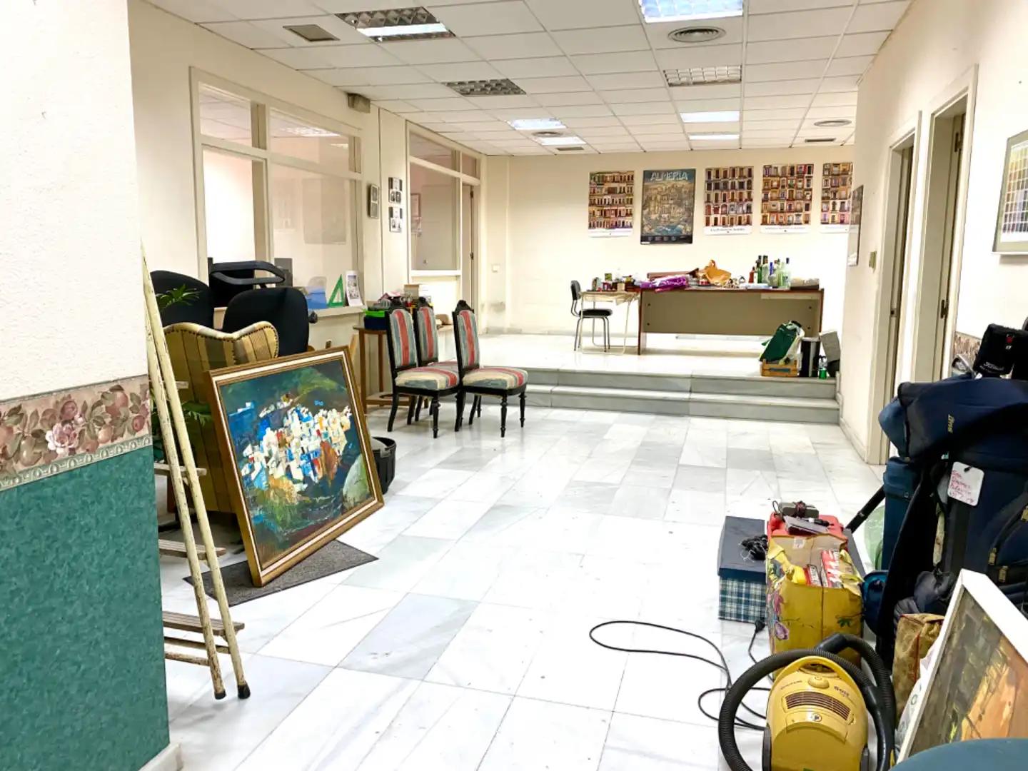 Oficina en venta en Almería
