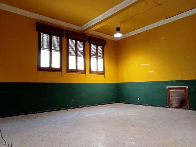 Local comercial en Alquiler en Monzón