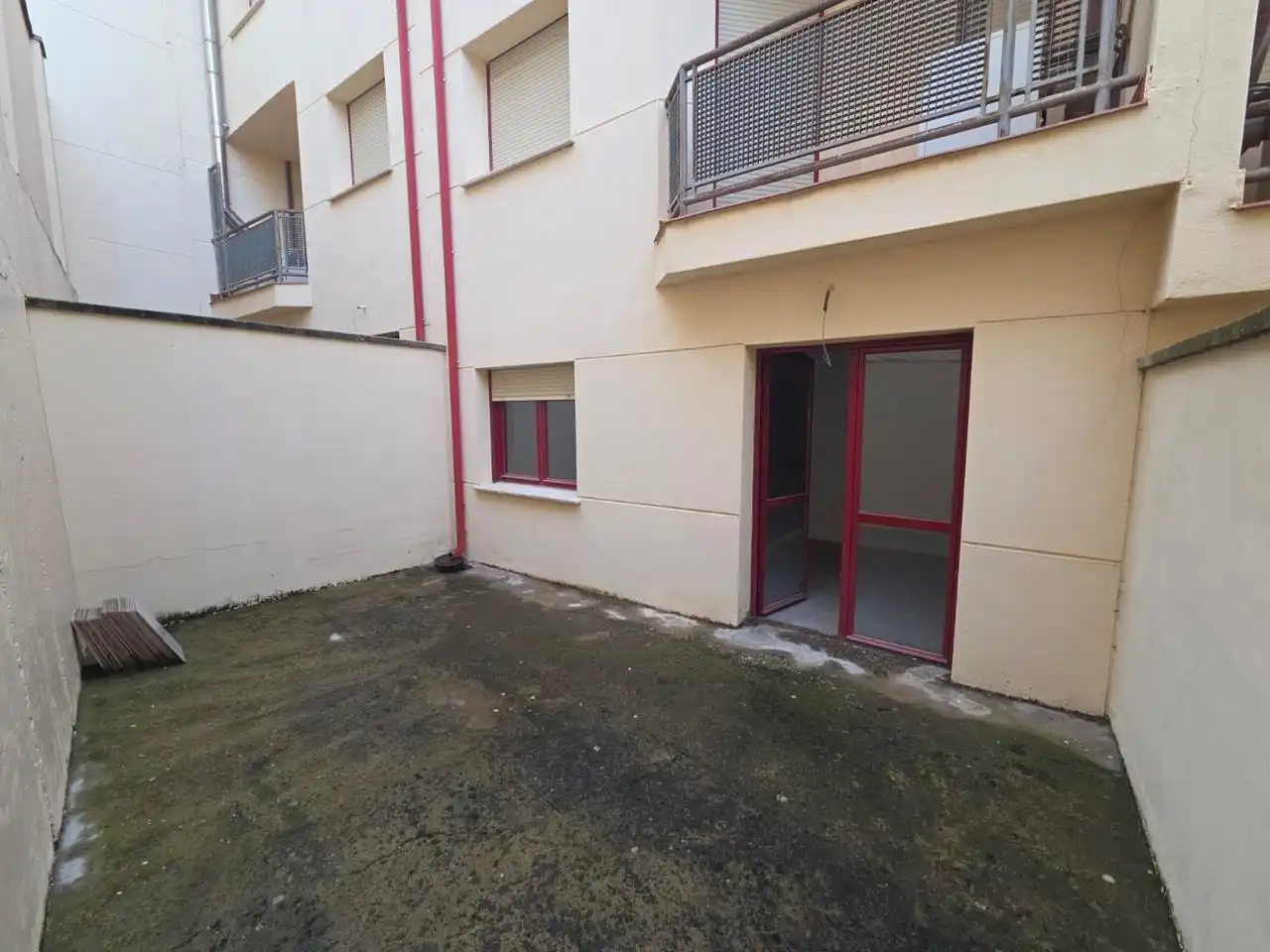 Aparcament de Casa o xalet en venda en Santa Cruz de la Zarza amb Terrassa