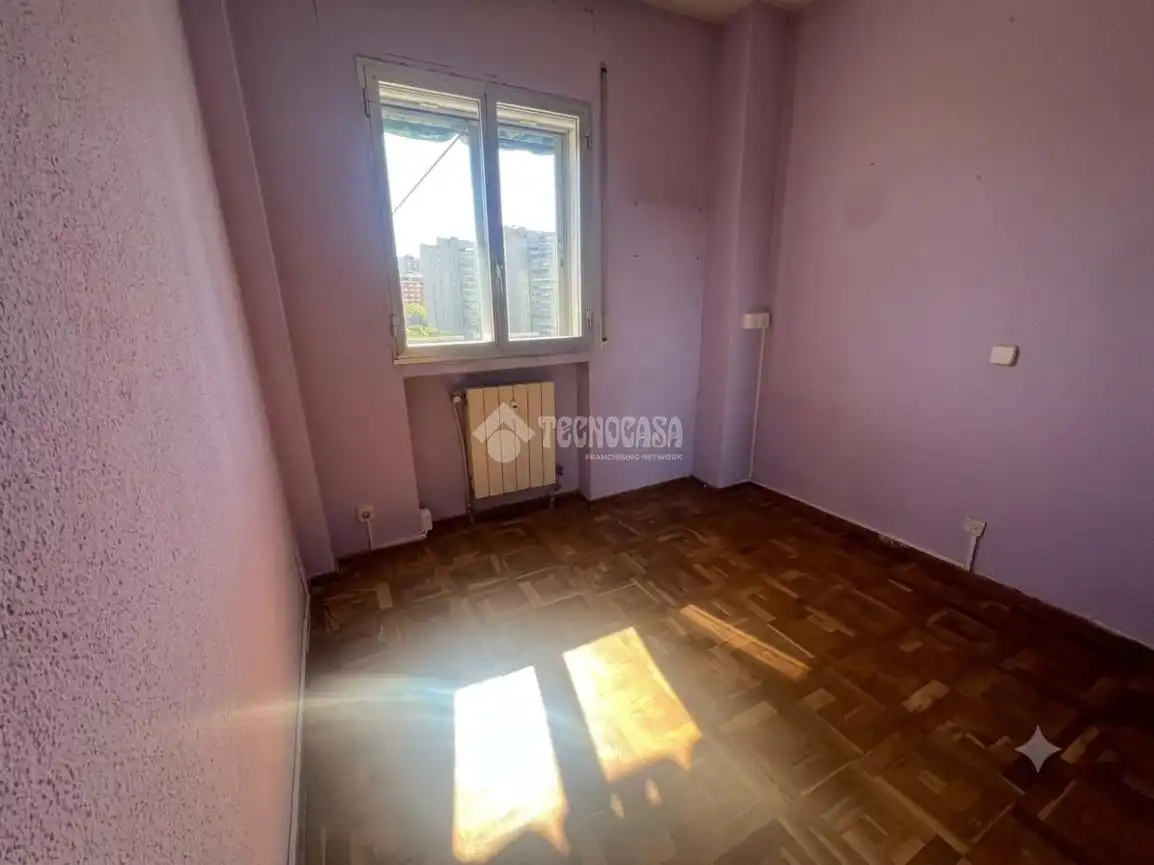 Bedroom of Flat for sale in Madrid  with Air Conditioner, Parquet flooring and Storage room