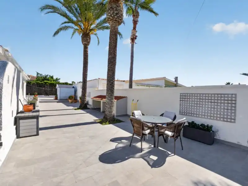 Casa aparellada amb jardí en venda a Nueva Torrevieja - Aguas Nuevas, imagen 3