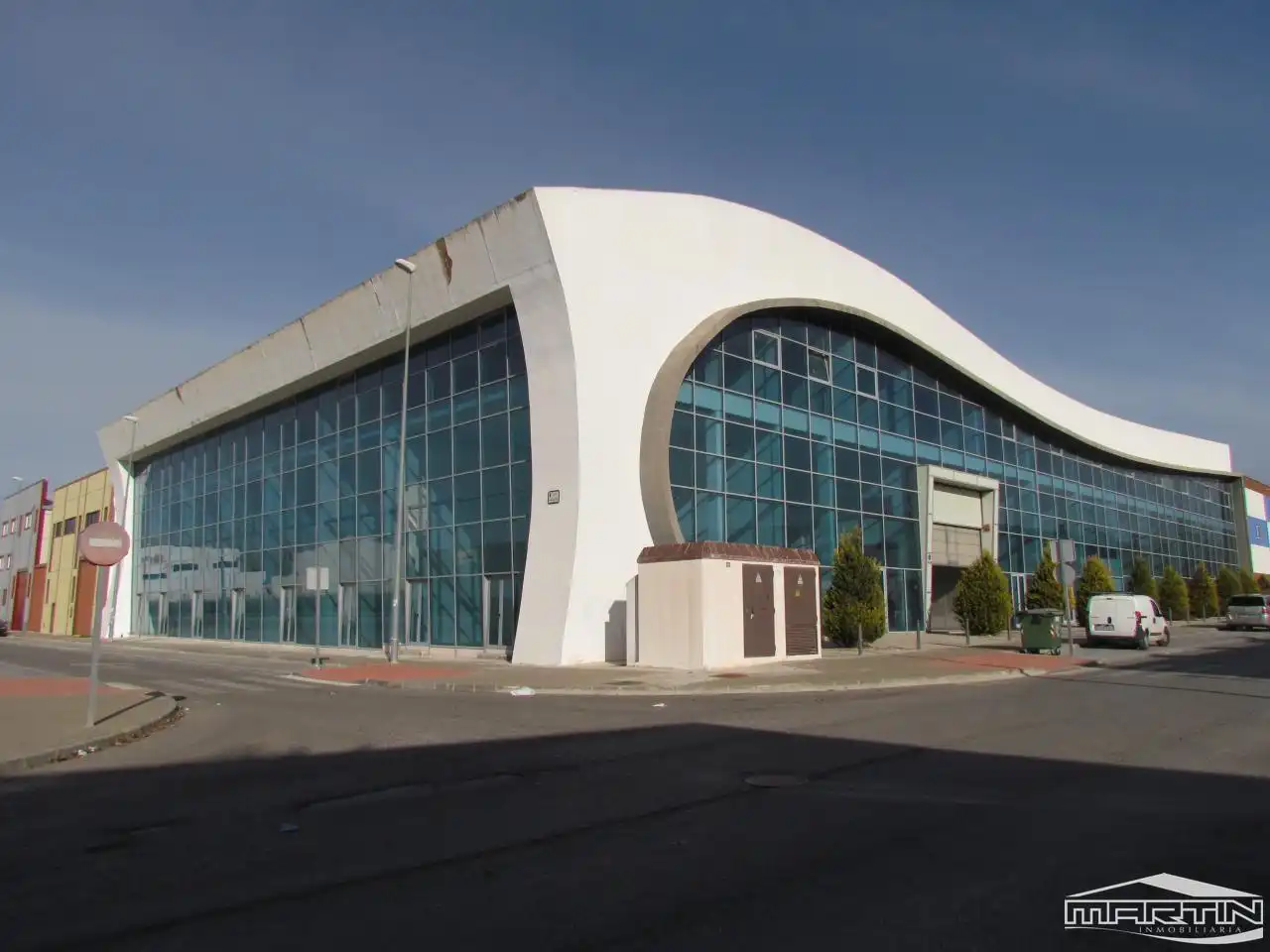 Vista exterior de Oficina de lloguer en Lucena
