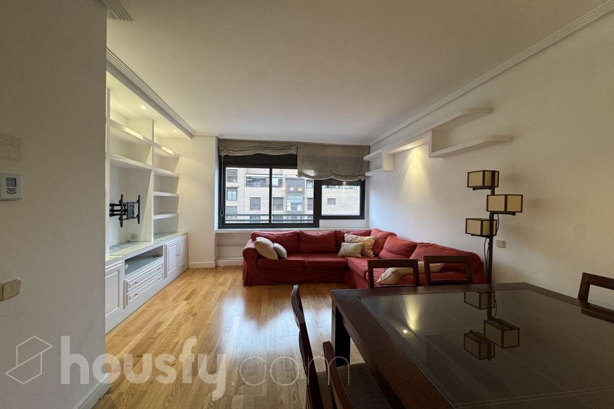 Sala de estar de Piso de alquiler en  Madrid Capital con Aire acondicionado, Calefacción y Trastero