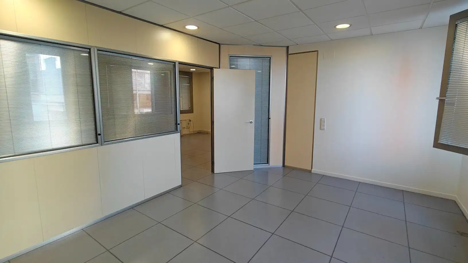 Office space with lift to rent in Centre, imagen 8