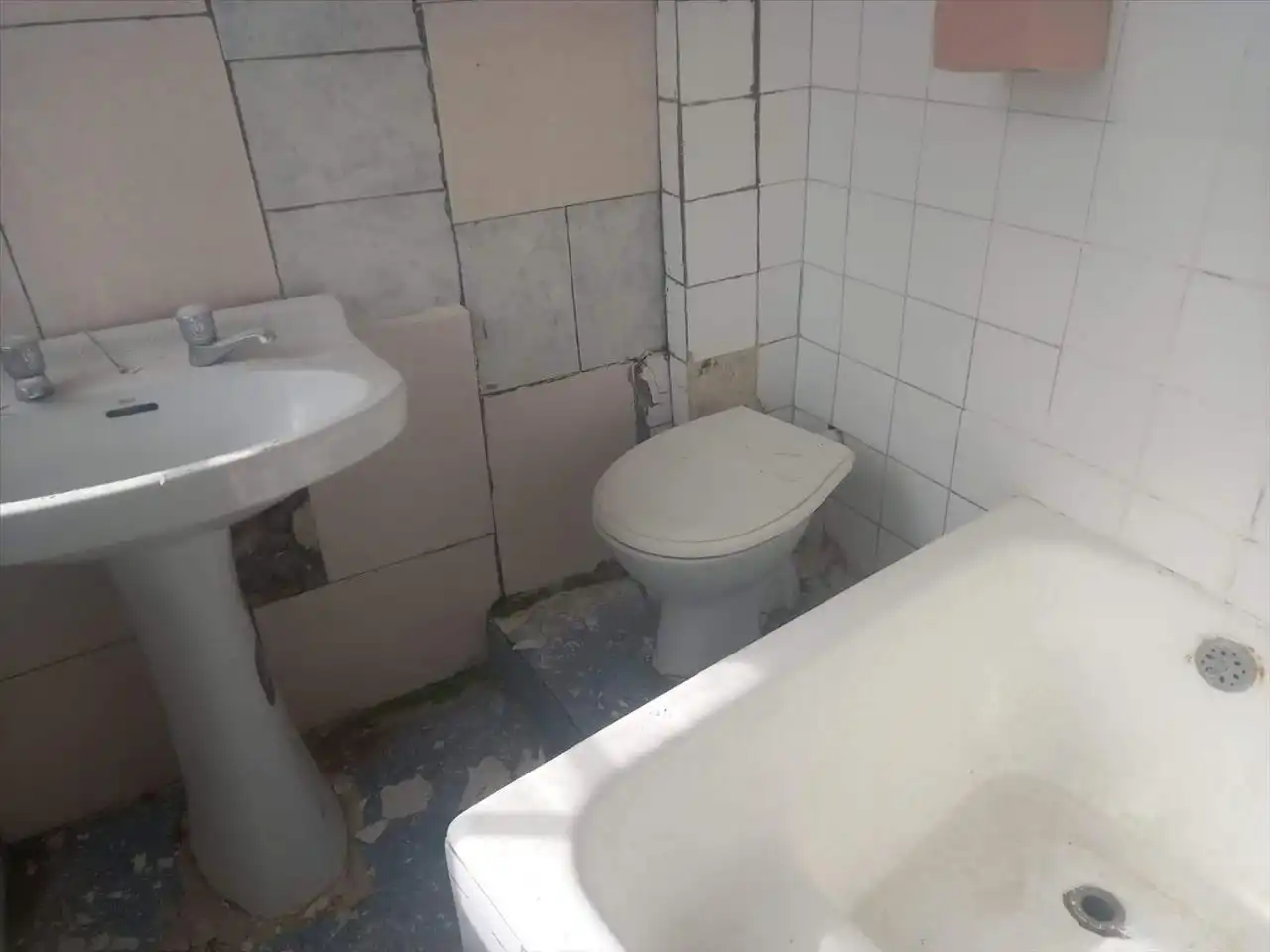 Bathroom of Flat for sale in Miranda de Ebro  with Parquet flooring