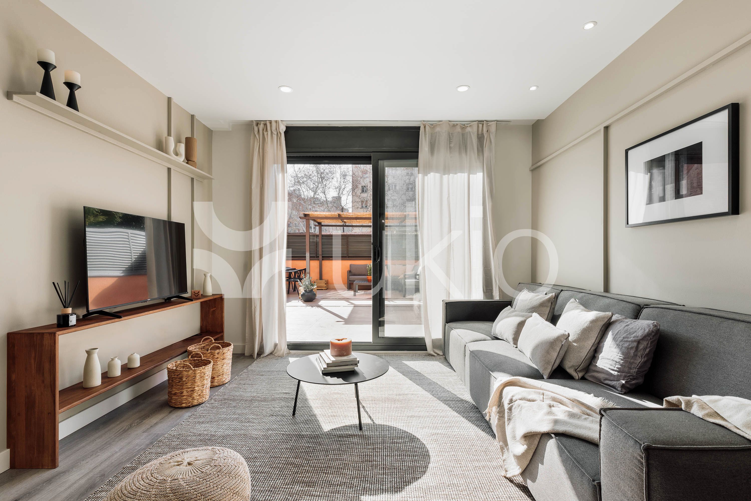 Sala de estar de Apartamento de alquiler en  Barcelona Capital con Aire acondicionado, Calefacción y Terraza