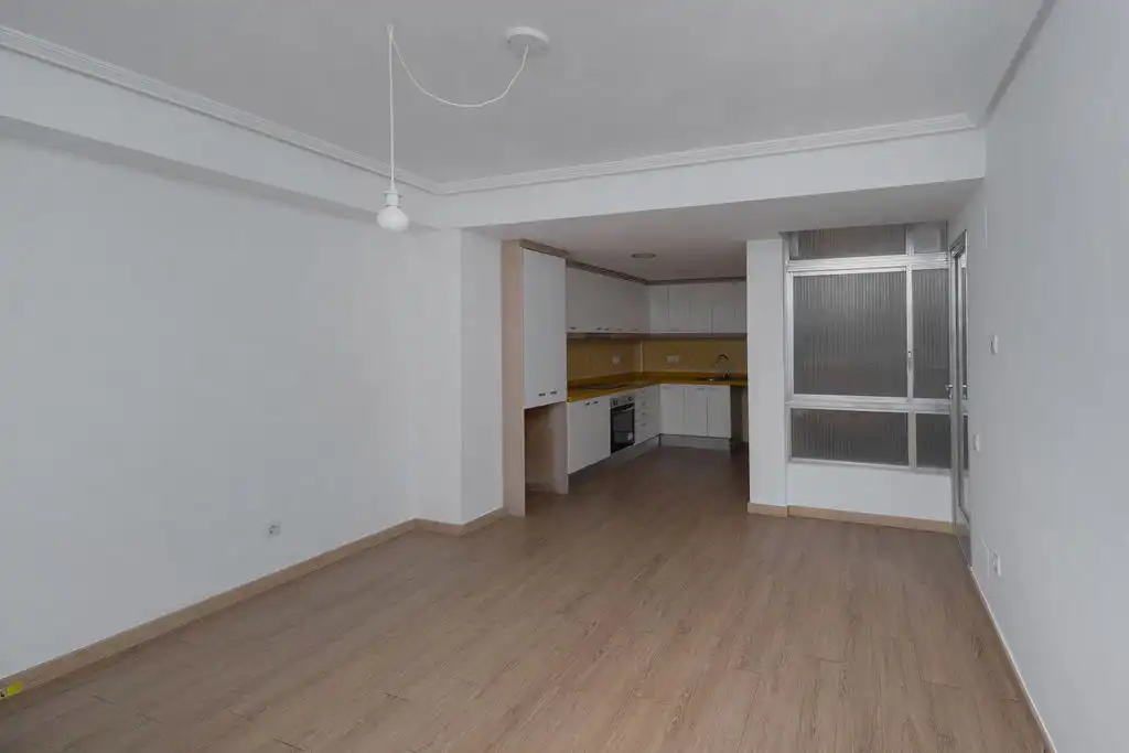 Piso en venta en Av de Ramón y Cajal, Ensanche - Diputación