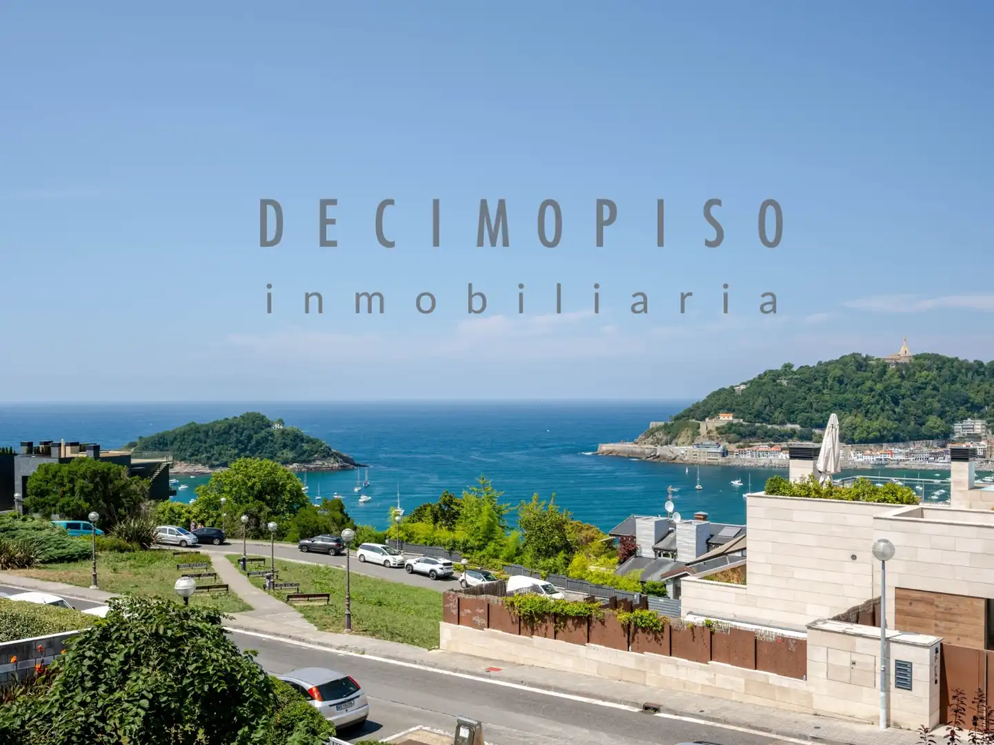 Vista exterior de Dúplex en venda en Donostia - San Sebastián  amb Calefacció, Terrassa i Traster