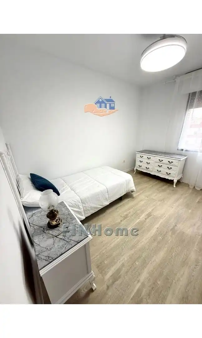 Habitación de Piso de alquiler en Sevilla con Aire acondicionado, Amueblado y Balcón