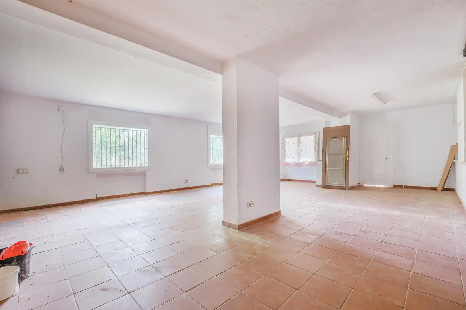 Houses for sale in Terrassa  with Air Conditioner, Heating and Private garden