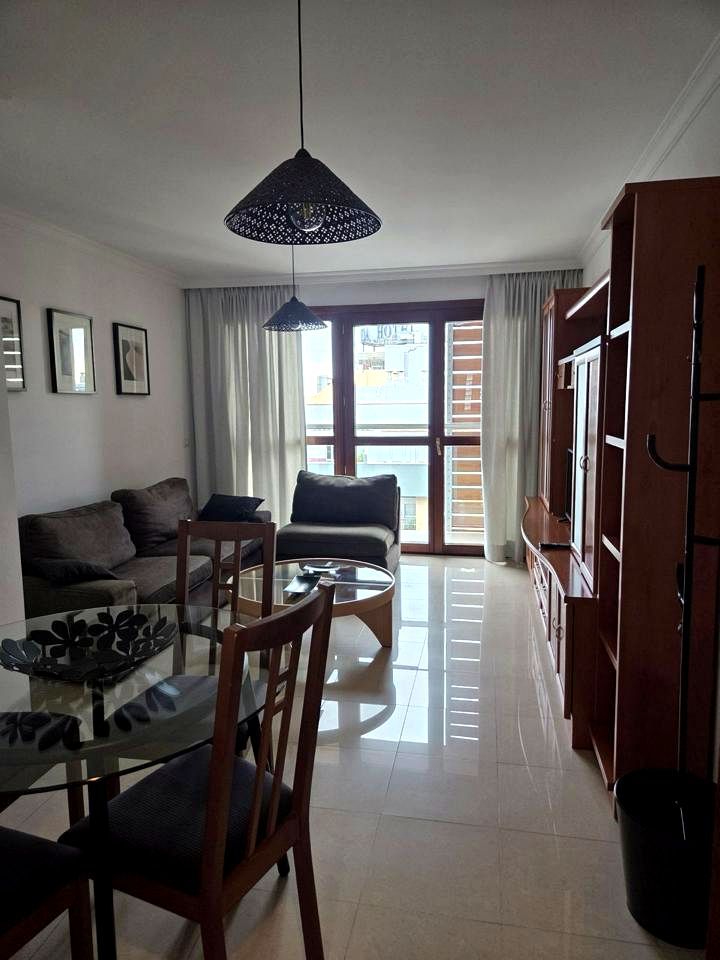 Sala d'estar de Pis de lloguer en  Santa Cruz de Tenerife Capital amb Terrassa, Moblat i Balcó