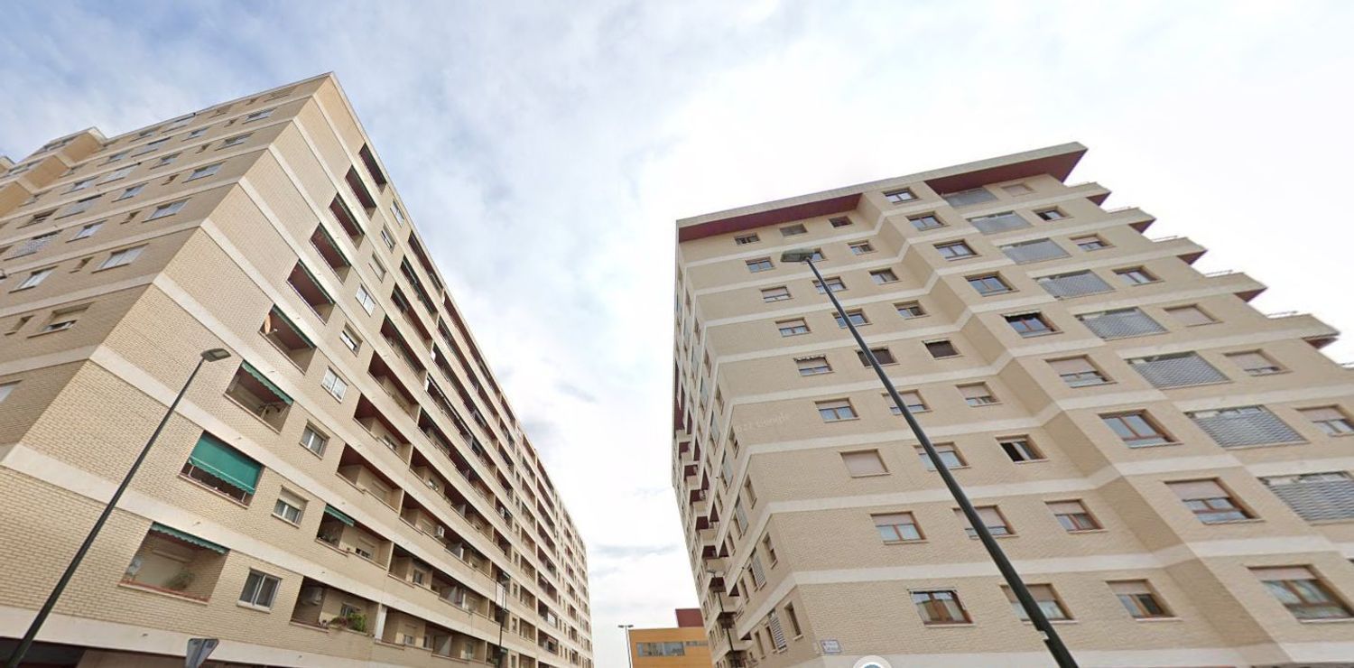 Vista exterior de Piso en venta en  Zaragoza Capital