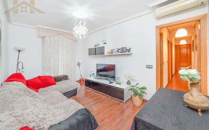Living room of Flat for sale in Leganés  with Air Conditioner and Terrace