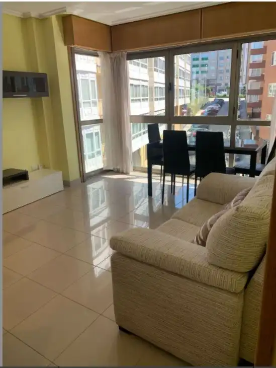 Sala d'estar de Pis en venda en A Coruña Capital  amb Calefacció, Parquet i Traster