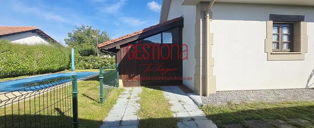 Vista exterior de Casa o chalet en venta en Ribamontán al Mar con Calefacción, Jardín privado y Piscina