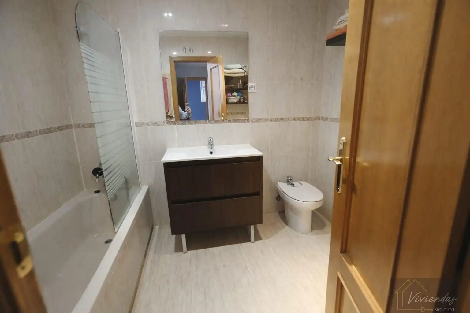 Bathroom of Attic for sale in Villamanta  with Air Conditioner, Heating and Terrace