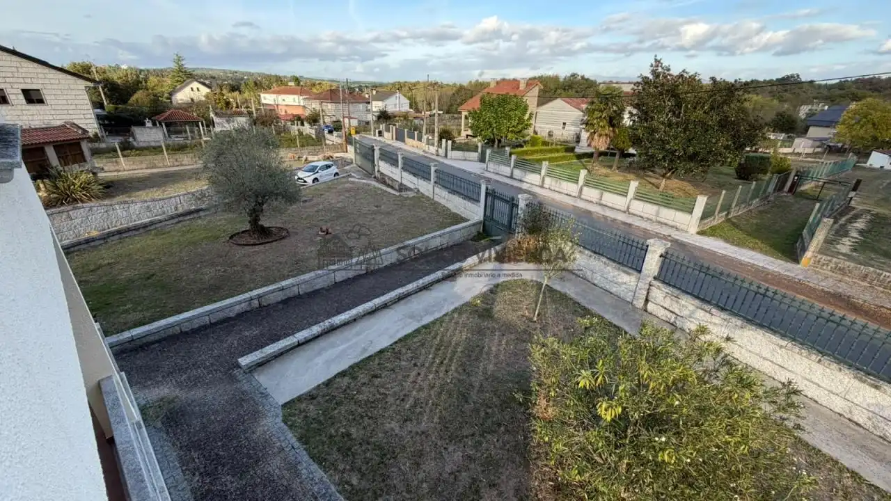 Houses for sale in San Cibrao das Viñas  with Heating, Private garden and Storage room
