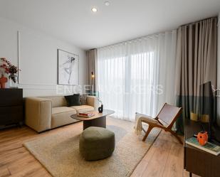 Sala d'estar de Apartament de lloguer en  Madrid Capital amb Aire condicionat, Calefacció i Es permeten mascotes